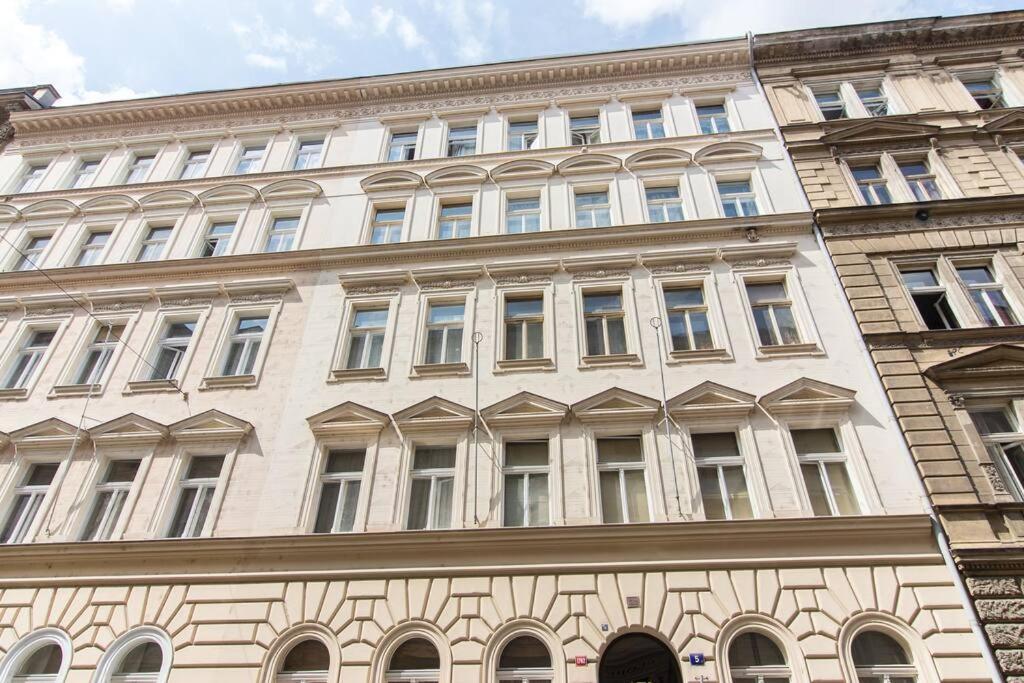Studio In The Historic Center Apartment Prague Exterior photo